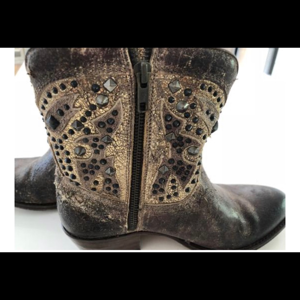 COPY - Distressed Frye Deborah short cowgirl boots. - Picture 3 of 3